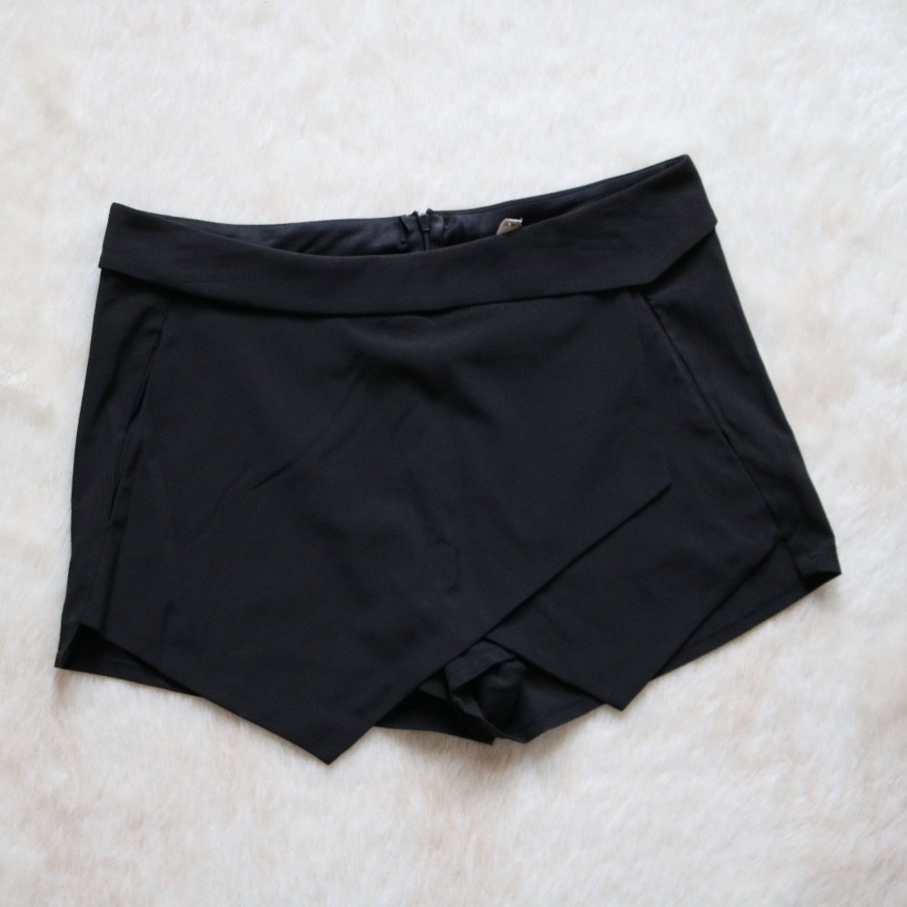 Gianni Bini Black Skort